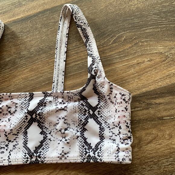 Snake Print Black and White Bikini Top Size Small - Picture 2 of 9
